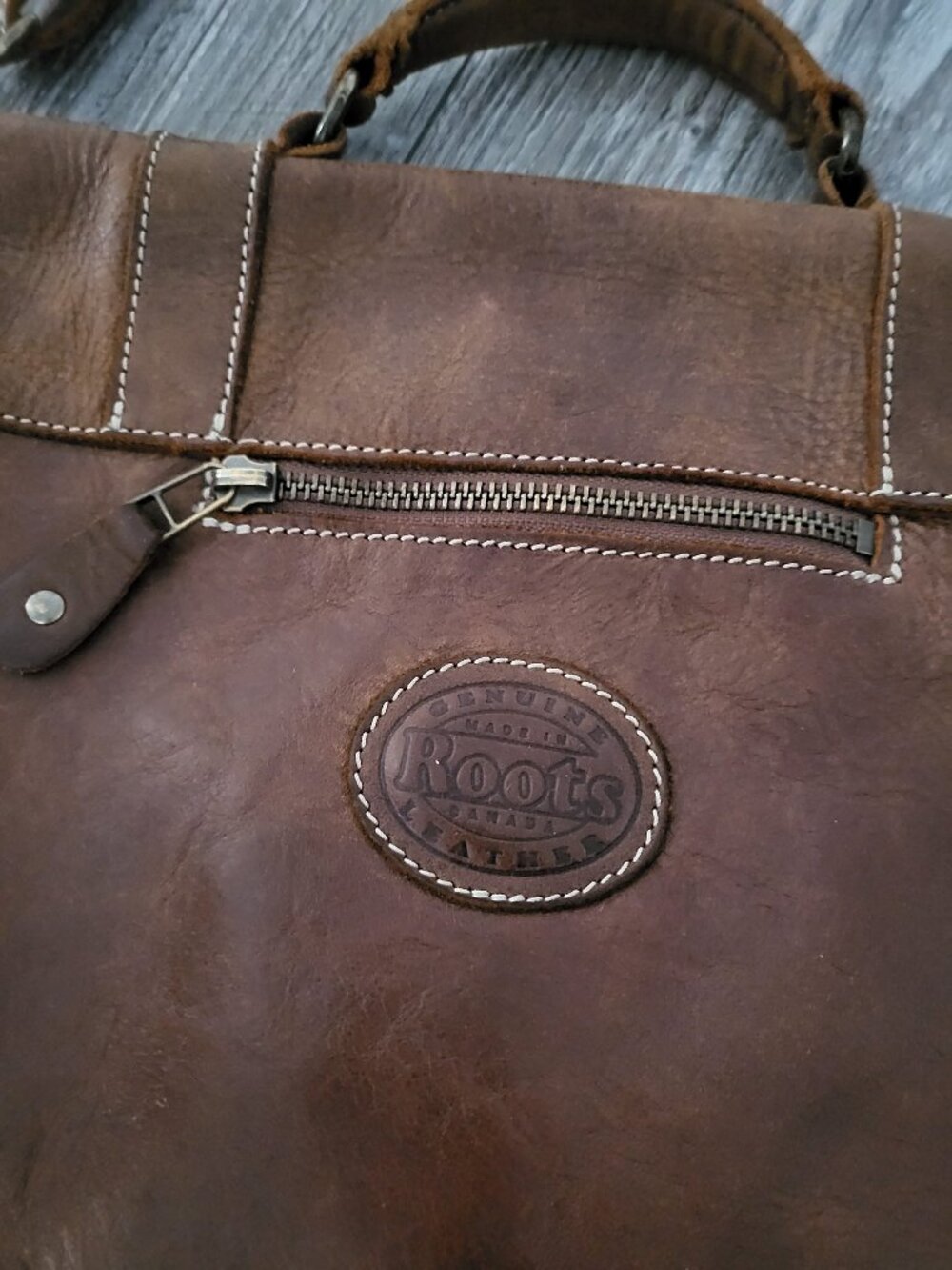 Roots Canada Vintage Tribe Leather Messenger Bag Brown - Picture 6 of 14